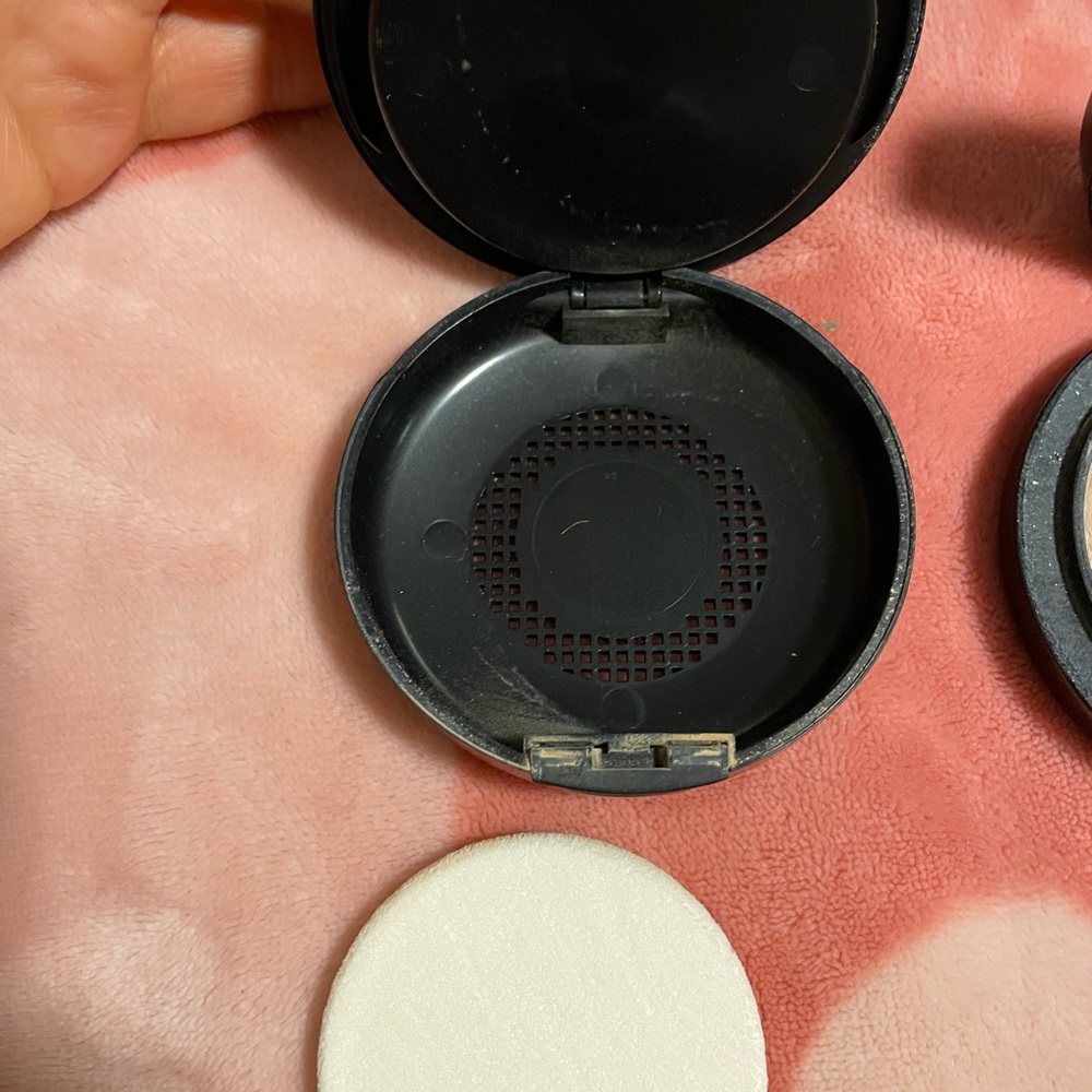 MAC Powder Compact Bundle - Picture 8 of 13